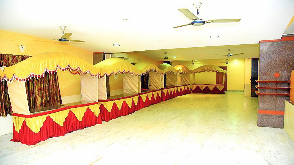 Sindhu Towers Hotel Vellore Exterior photo